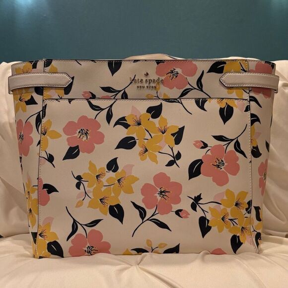 Kate Spade New York Handbags - Kate Spade New York Staci Lily Blooms Floral Laptop Tote EUC MSRP $449